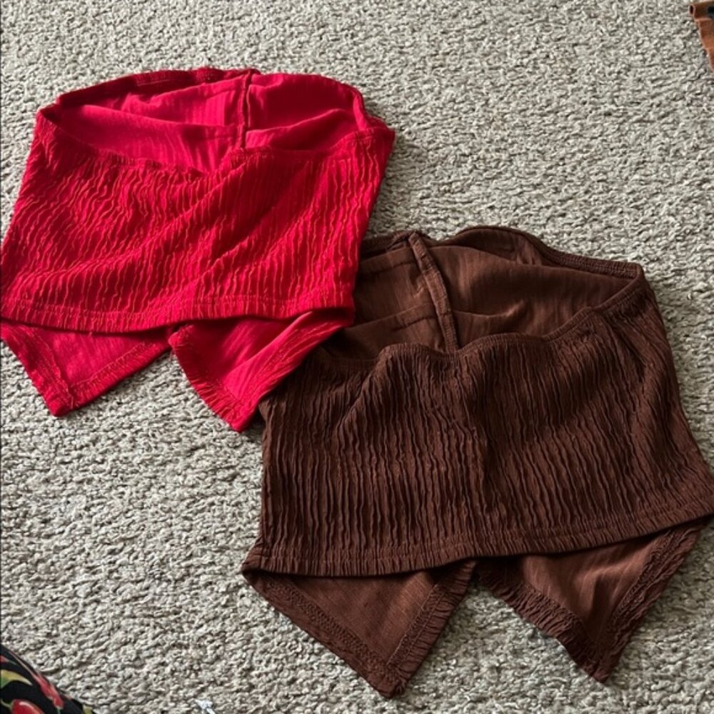 Women’s sleveless shirts in Red and Brown